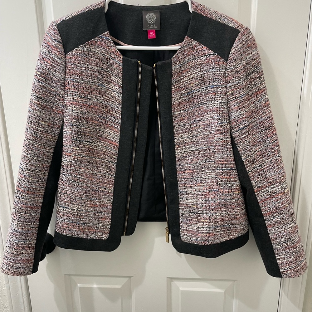 Vince Camuto jacket label says 14 but fits like a 12. Classy and modern.